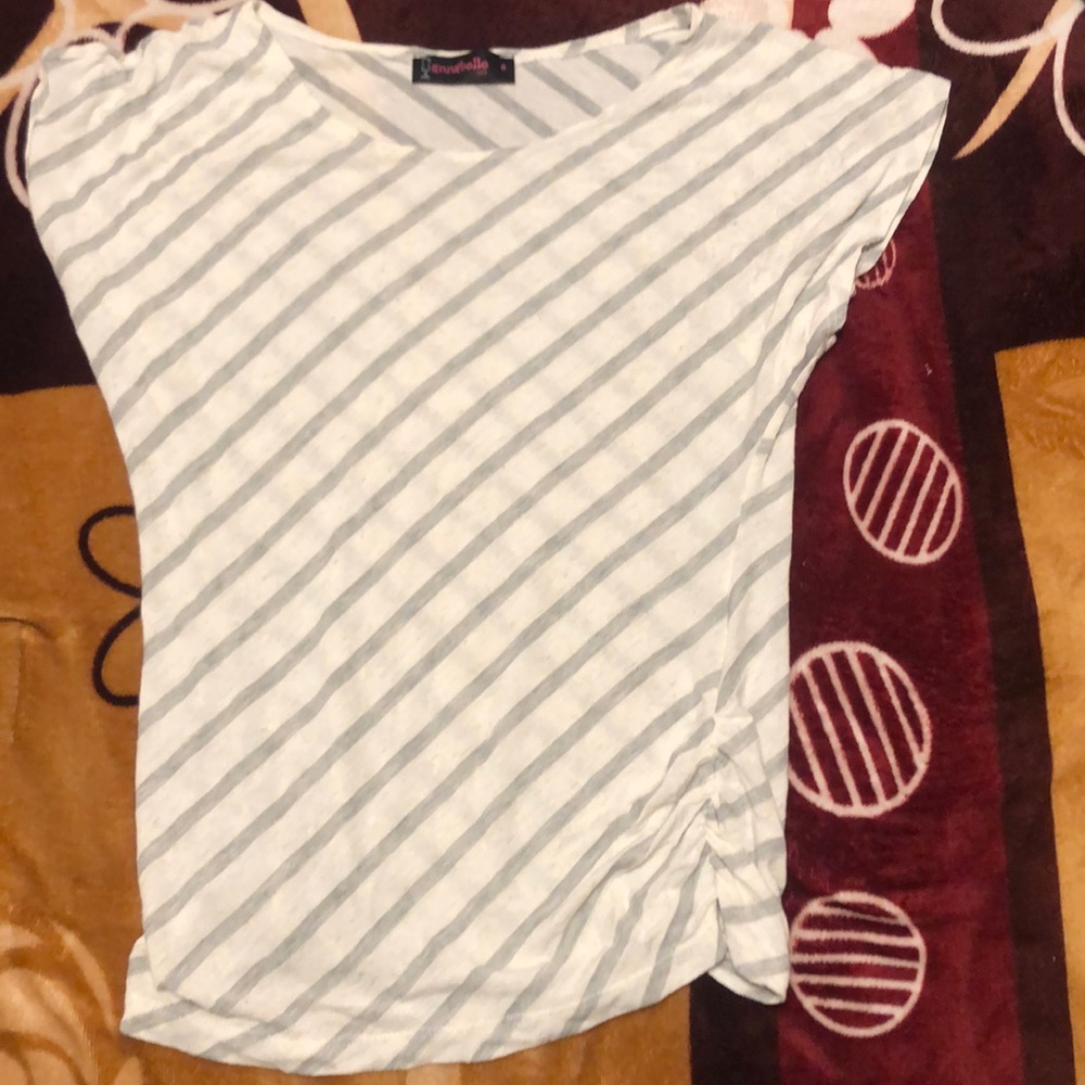 grey strip shirt🤩
